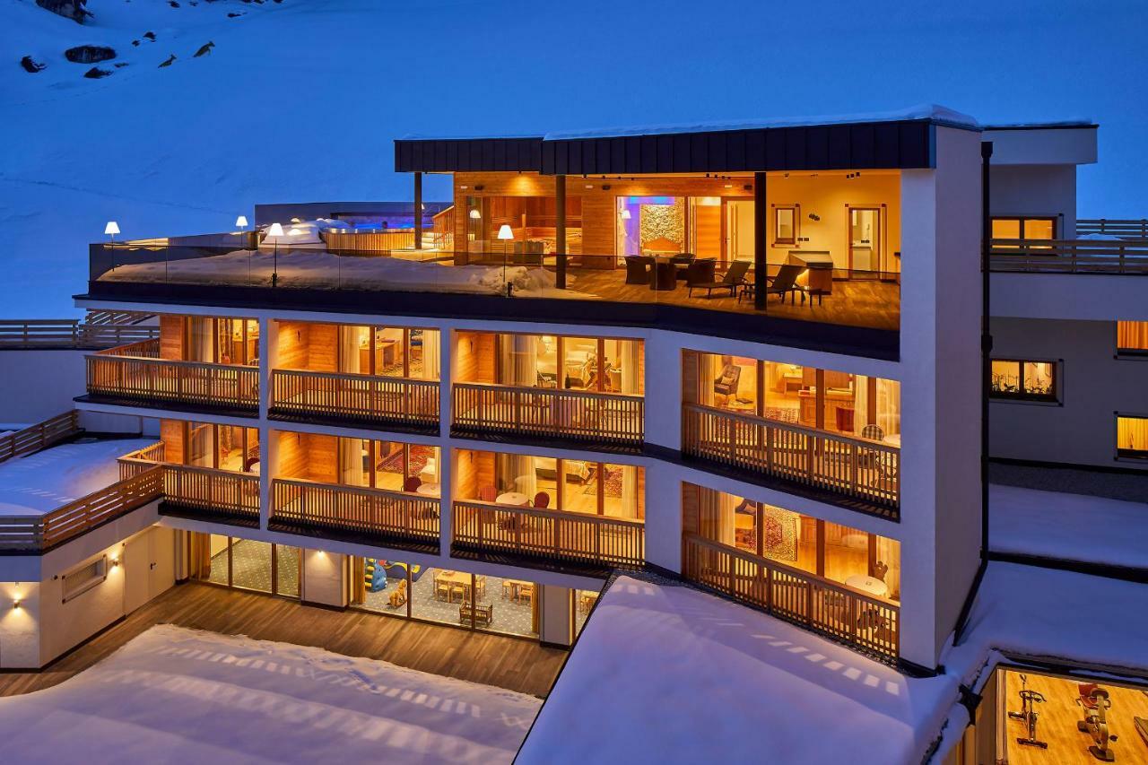 Hotel Sassongher Corvara In Badia Exterior foto