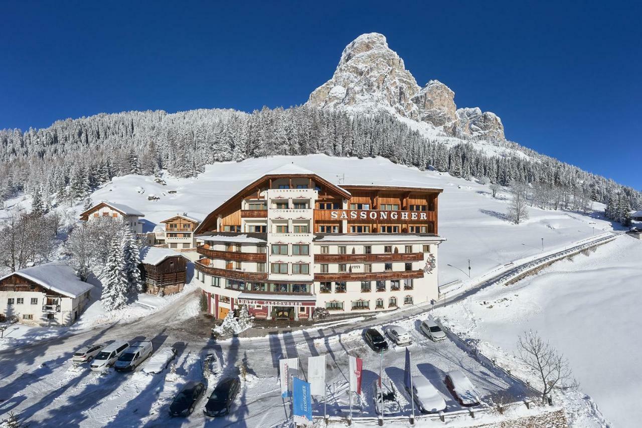 Hotel Sassongher Corvara In Badia Exterior foto